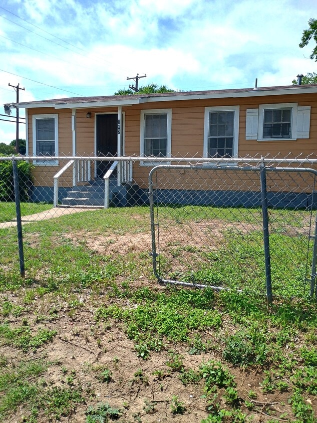 2bd house - 162 Sterling St