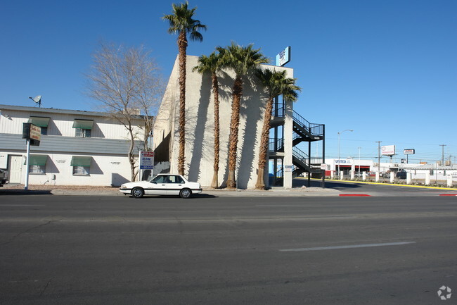 Building Photo - Avalon Arms Apartments