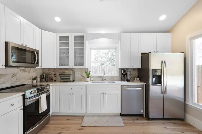 Photo - 1117 Capital Club Cir NE House