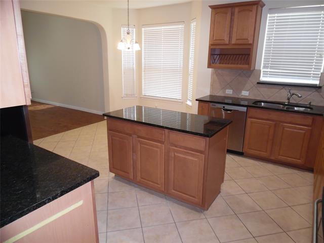 Building Photo - 8665 Robertson Dr