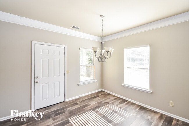Building Photo - 572 Ivy Chase Loop