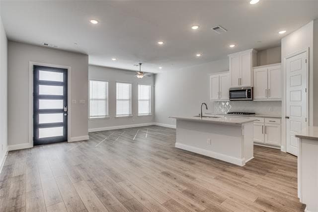 Building Photo - 4628 Piedras Lanzar Dr