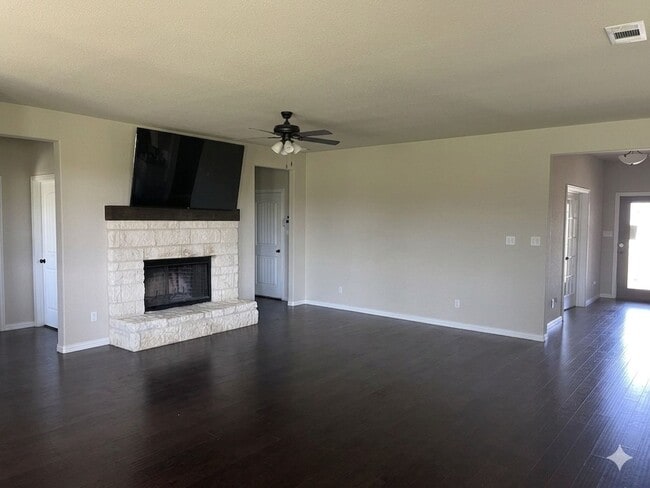 Foto del edificio - 170 Chester Rd