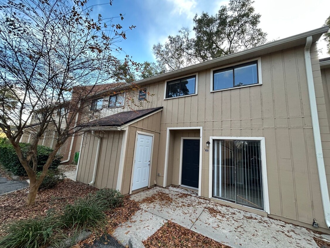 2 Story Townhouse in Hawthorne Reserve - 2 Story Townhouse in Hawthorne Reserve