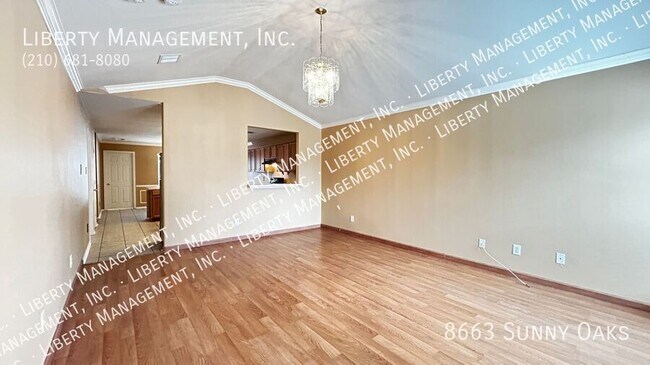 Foto del edificio - 8663 Sunny Oaks