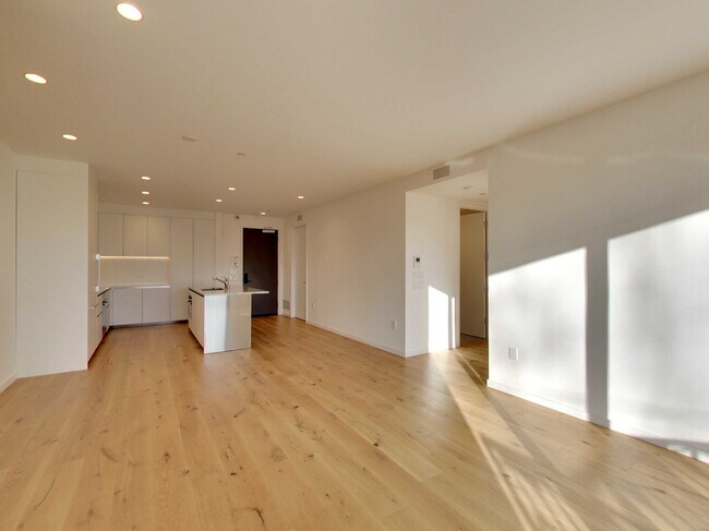 Building Photo - 540 De Haro St