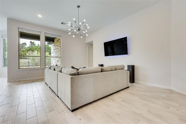 Foto del edificio - 7705 Pace Ravine Dr