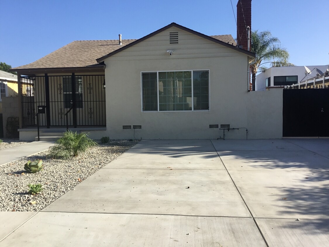 Primary Photo - 17933 Santa Rita St
