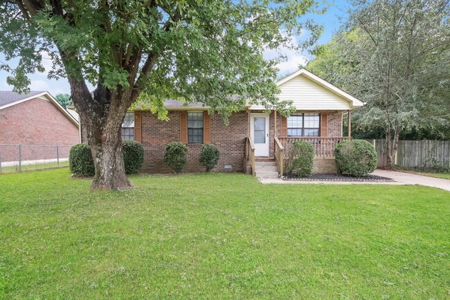 Building Photo - 2621 Deerpath Dr