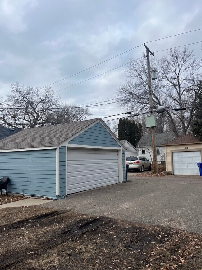 Garage - 1919 Randolph Ave