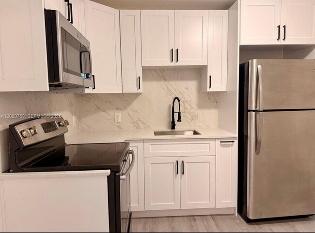 Foto del edificio - 45 NE 60th St