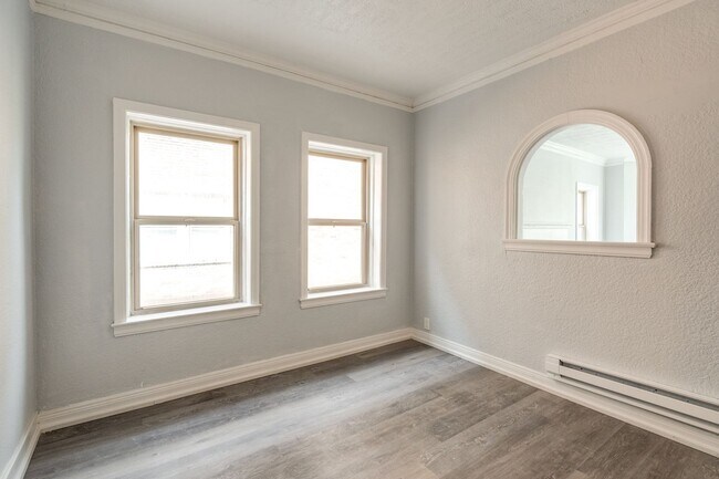 Building Photo - 2840 S Moreland Blvd