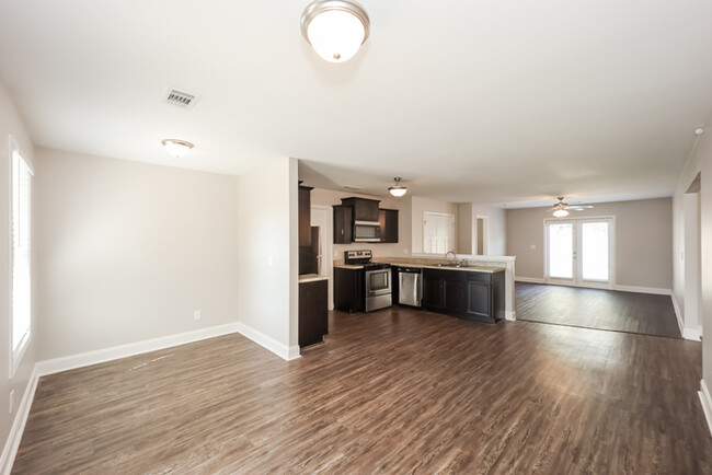 Foto del edificio - 105 Colony Park Ln
