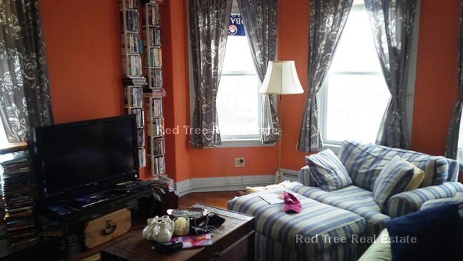 Building Photo - 208 River St