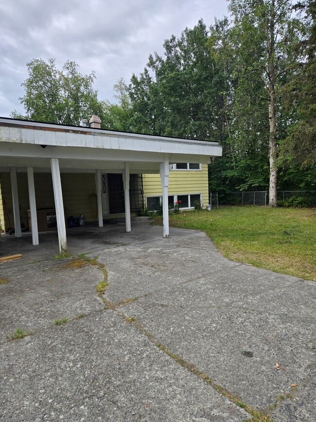 Building Photo - Newly Updated Turnagain 4 Bedroom Home!