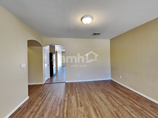 Foto del edificio - 672 W Cholla Crest Drive