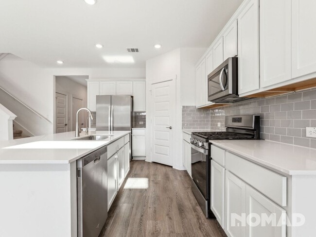 Building Photo - 272 Geminiflora Bend