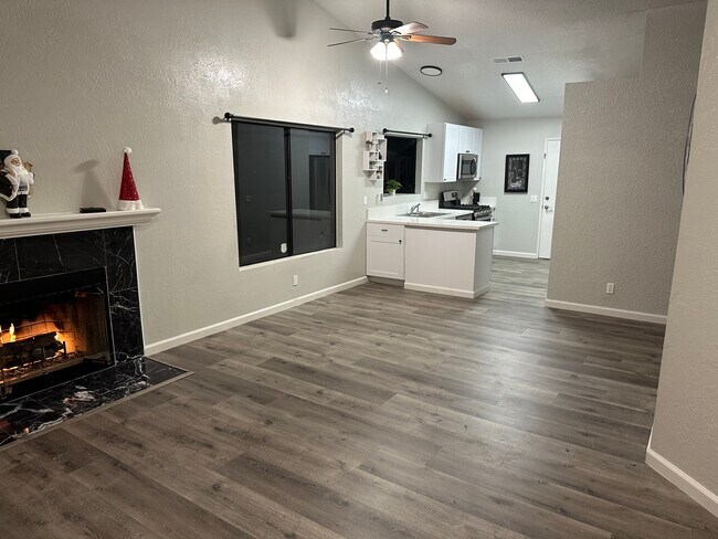 Foto del edificio - 14334 Poplar St