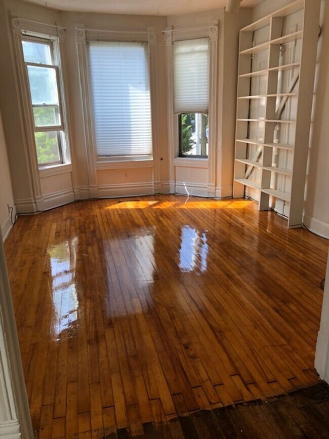 Foto del edificio - 924 Drake St