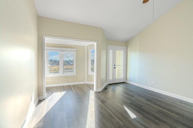 Foto del edificio - 100 Pinewood Rd