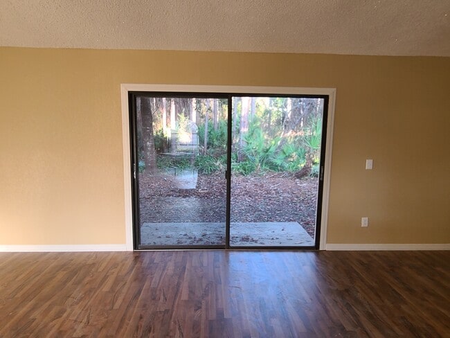 Building Photo - 60 Welling Ln