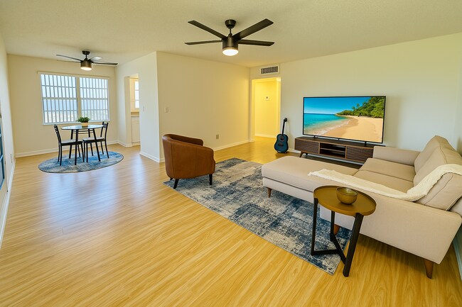 Living/Dining Room - 230 Normandy E