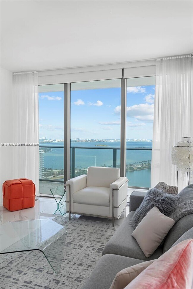 Foto del edificio - 501 NE 31st St