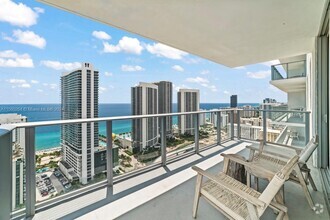 Building Photo - 4010 S Ocean Dr