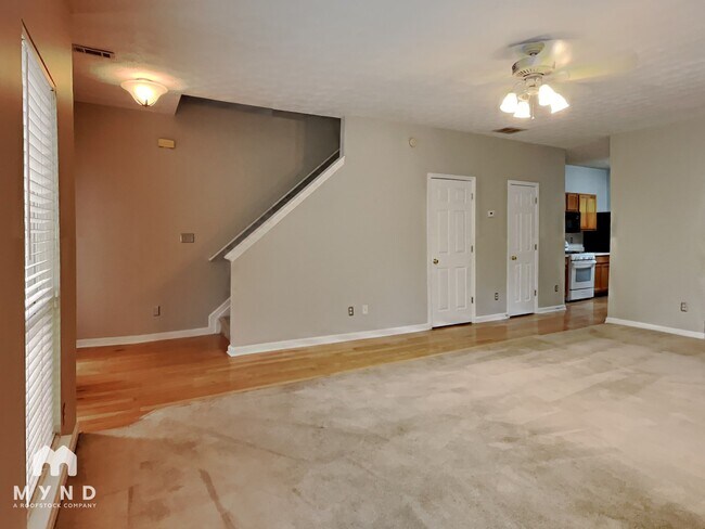 Foto del edificio - 942 Tree Creek Pkwy