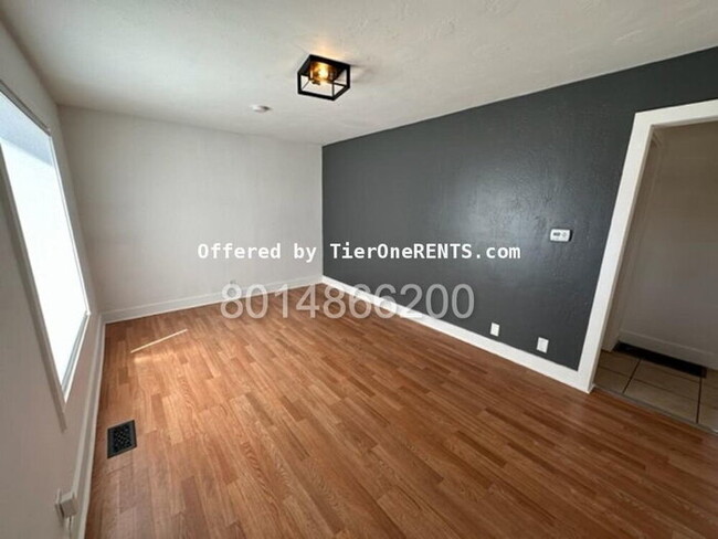 Building Photo - No deposit option for qualified renters