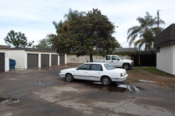 Foto del edificio - 13701 Charloma Dr