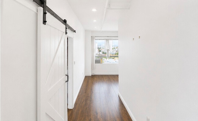 Building Photo - SAMO East Hollywood LLC