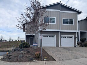 Building Photo - 1069-1071 Big Fir Pl S