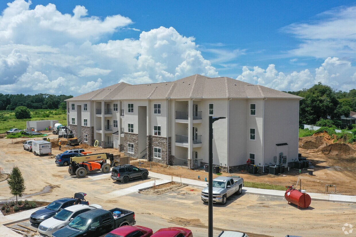 Arbours at Hester Lake Apartments Dade City, FL