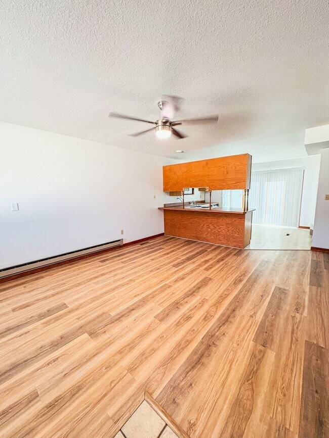 Building Photo - Cozy 4 plex