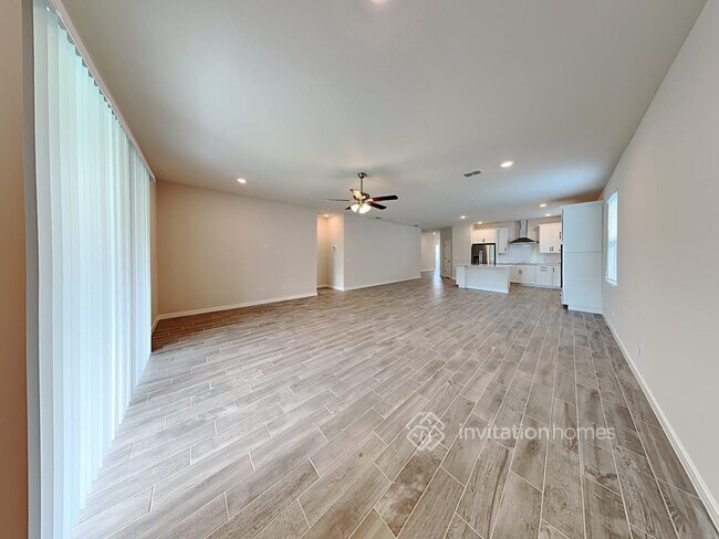 Foto del edificio - 5661 Cedar Chase Dr