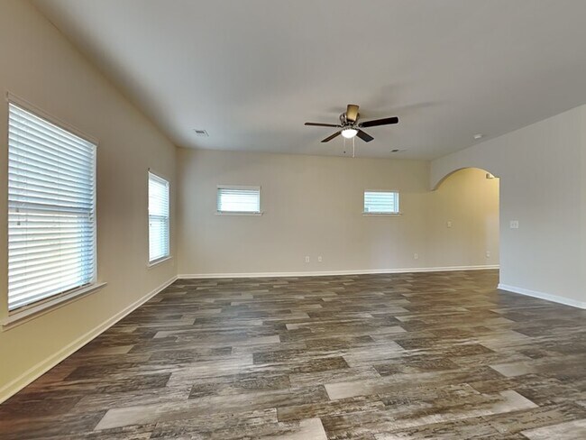 Foto del edificio - 428 Hawkeye Ct