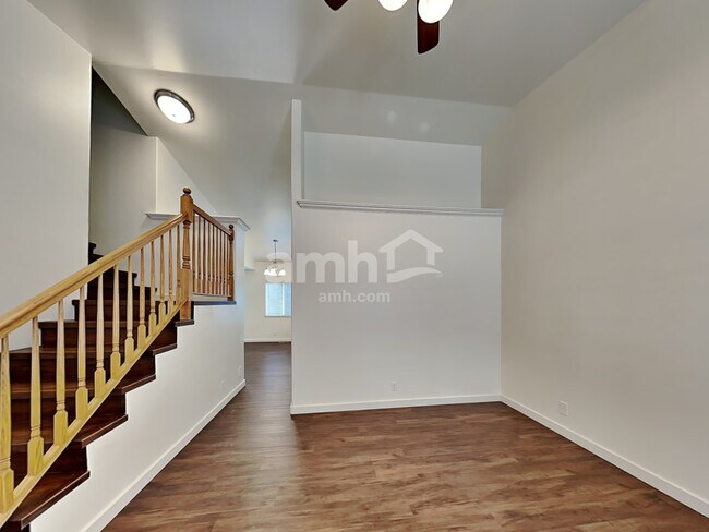 Building Photo - 2031 E Lochmeadow Ct