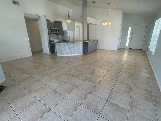 Foto del edificio - 611 Casterton Cir