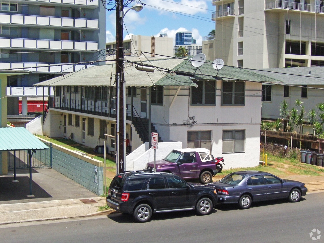 Building Photo - 1916 Kahakai Dr