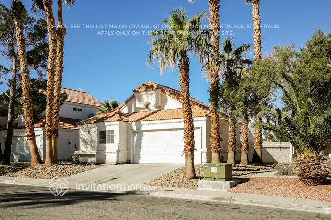 Foto del edificio - 2116 Running River Rd