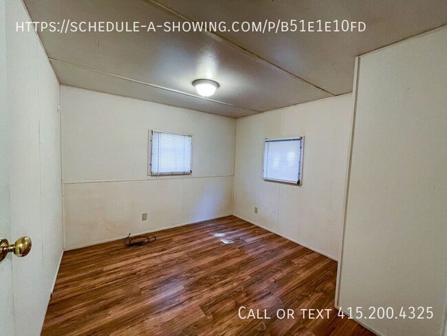 Foto del edificio - 17659 Vierra Canyon Rd