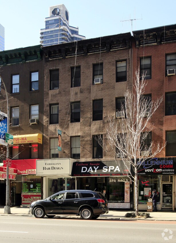 Primary Photo - 1169 Second Ave