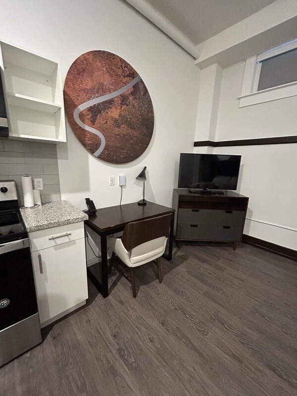 Building Photo - 600 Shawnee St