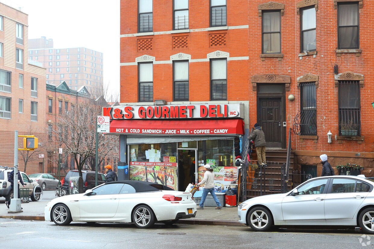 Building Photo - 340 W 145th St