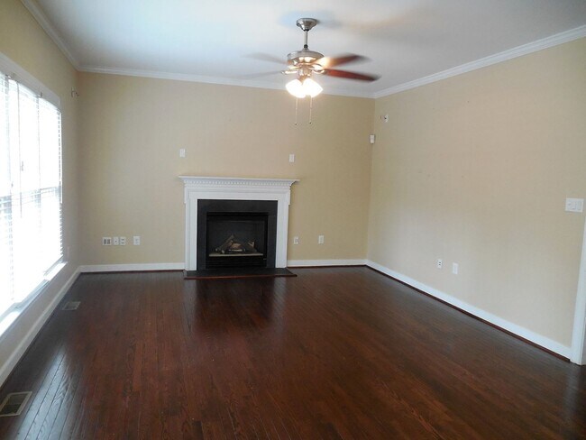Building Photo - Large Colonial in Twin Hickory  **Available For Showing 4/1/2026**