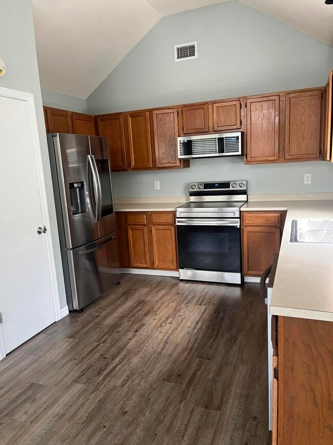 Building Photo - 603 Drakes Landing