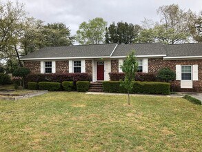 Building Photo - 413 N Crestwood Dr