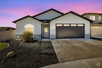 Building Photo - 3155 Cello Ct