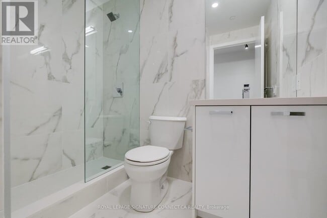 Building Photo - 195 McCaul St